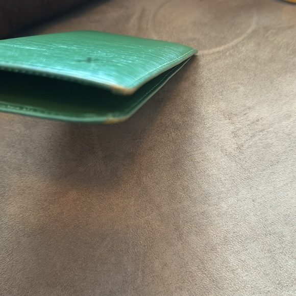 LV Green Epi Wallet - Picture 4 of 10